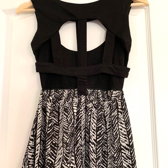 High low black and white cut out dress - Picture 2 of 2